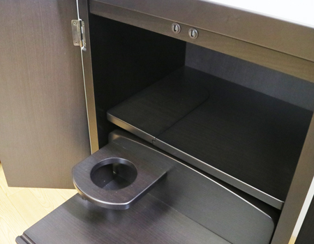 創価学会仏壇買取専門店桜梅桃李.comより仏壇専用下台の発売を致します。黒檀色のお仏壇ですのでお部屋に溶け込みます。どの部屋にも違和感なく溶け込みます。