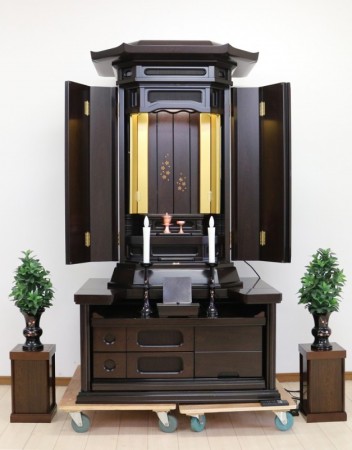 創価学会 厨子型 中古仏壇606　大型仏壇　和室・拠点に最適です。
