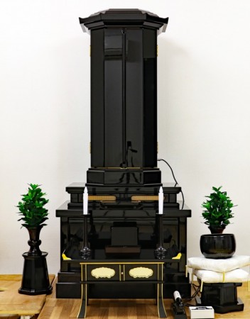 創価学会 厨子型 中古仏壇 746:ほぼ未使用・展示品レベルの黒塗り仏壇